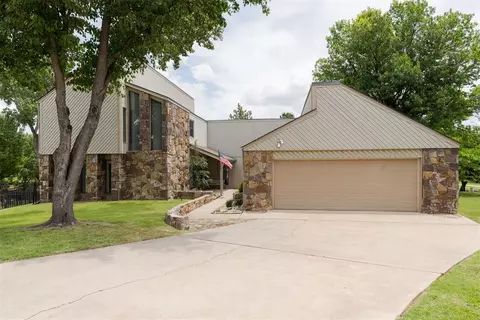 6200 Olde Harwick Cir, Oklahoma City, OK 73162