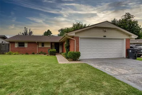 7608 NW 25th St, Bethany, OK 73008