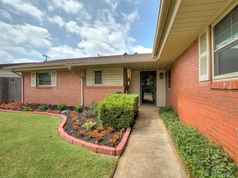 7608 NW 25th St, Bethany, OK 73008