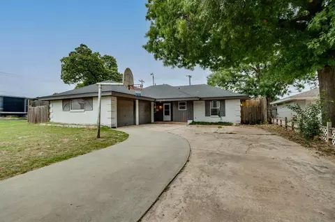 7017 NW 28th St, Bethany, OK 73008