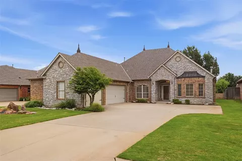 12508 Chateaux Rd, Oklahoma City, OK 73142