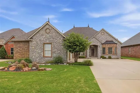 12508 Chateaux Rd, Oklahoma City, OK 73142