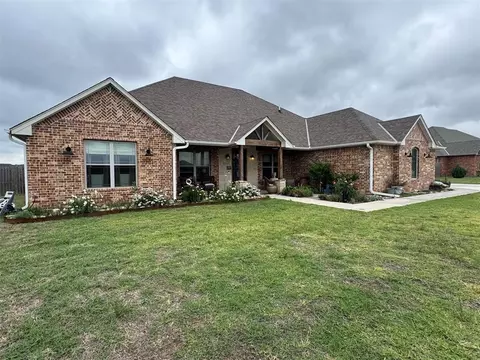 365 NW Mountain Lake Crest Crst, Lawton, OK 73507