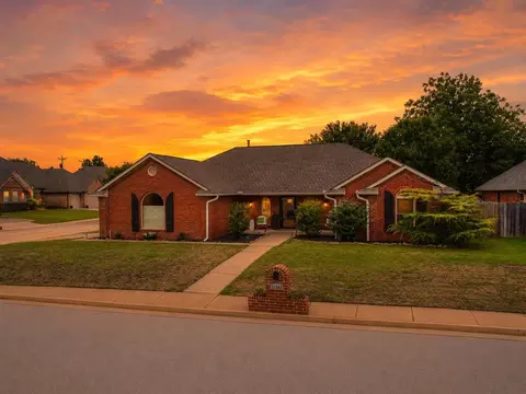15808 Sugar Loaf Dr, Edmond, OK 73013