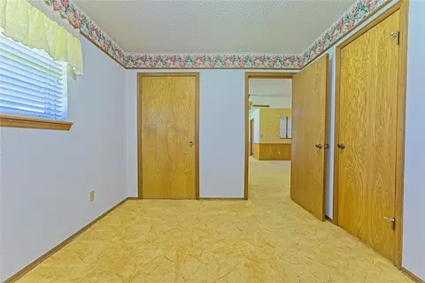 Bedroom - 985 N Hampton Rd, Harrah, OK 73045 photo 6 of 6