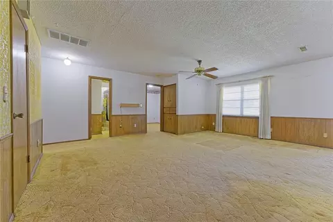 Living - 985 N Hampton Rd, Harrah, OK 73045 photo 1 of 6
