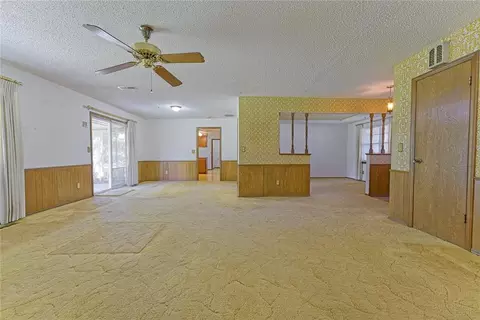 Living - 985 N Hampton Rd, Harrah, OK 73045 photo 3 of 6