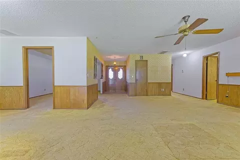 Living - 985 N Hampton Rd, Harrah, OK 73045 photo 2 of 6