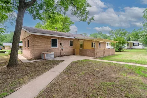 Exterior - 314 SW 3rd St, Perkins, OK 74059 photo 6 of 8