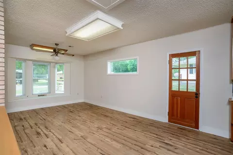Living - 314 SW 3rd St, Perkins, OK 74059 photo 7 of 8
