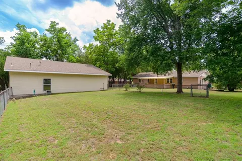 Exterior - 314 SW 3rd St, Perkins, OK 74059 photo 8 of 8