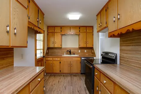 Kitchen - 314 SW 3rd St, Perkins, OK 74059 photo 3 of 4