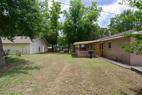 Exterior - 314 SW 3rd St, Perkins, OK 74059 photo 5 of 8