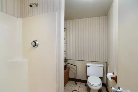 Bath - 314 SW 3rd St, Perkins, OK 74059 photo 3 of 3