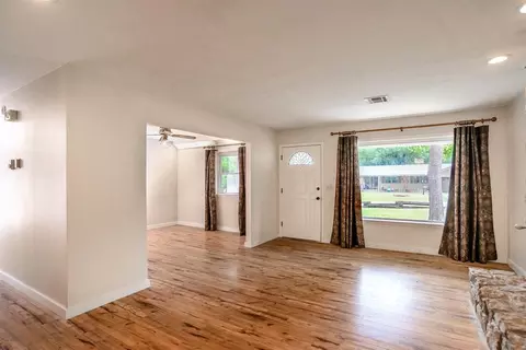 Living - 314 SW 3rd St, Perkins, OK 74059 photo 3 of 8