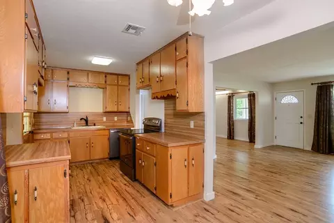 Kitchen - 314 SW 3rd St, Perkins, OK 74059 photo 2 of 4