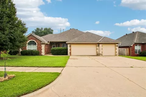300 Ridge Lake Blvd, Norman, OK 73071