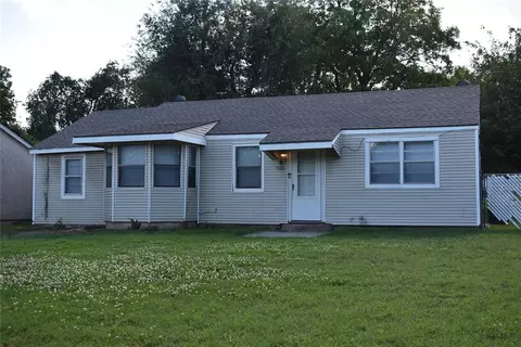 428 S 8th St, Yukon, OK 73099
