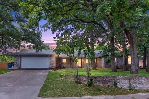 1212 Ridgecrest St, Edmond, OK 73013