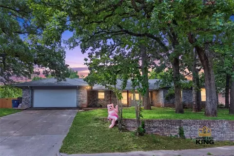 1212 Ridgecrest St, Edmond, OK 73013