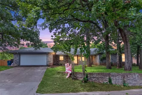 1212 Ridgecrest St, Edmond, OK 73013