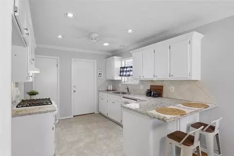 2201 Summer Way Ln, Edmond, OK 73013