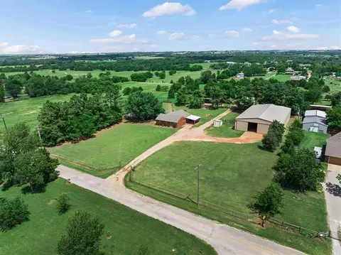 9000 W Simpson Rd, Edmond, OK 73025