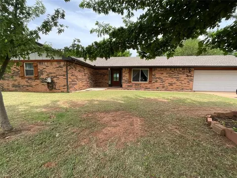 116 Pinewood Dr, Tuttle, OK 73089