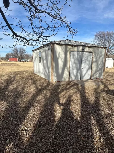 Other - 105 NW Boundry Rd, Erick, OK 73645 photo 5 of 11