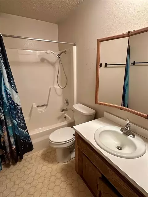 Bath - 105 NW Boundry Rd, Erick, OK 73645 photo 1 of 1