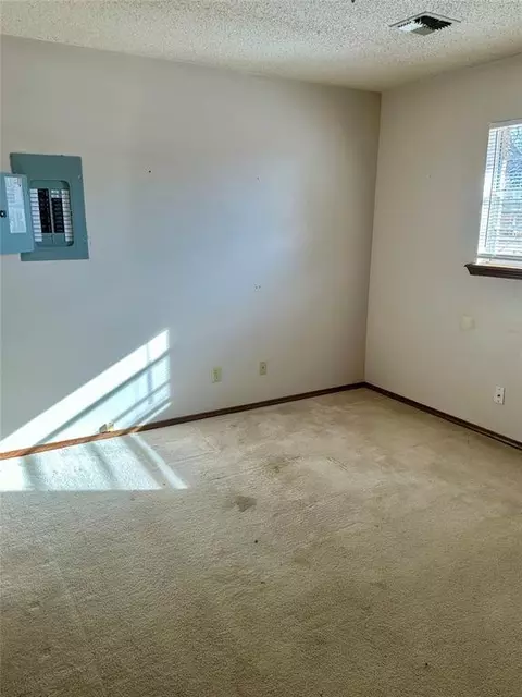 Bedroom - 105 NW Boundry Rd, Erick, OK 73645 photo 1 of 2