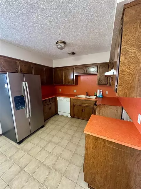 Kitchen - 105 NW Boundry Rd, Erick, OK 73645 photo 1 of 1