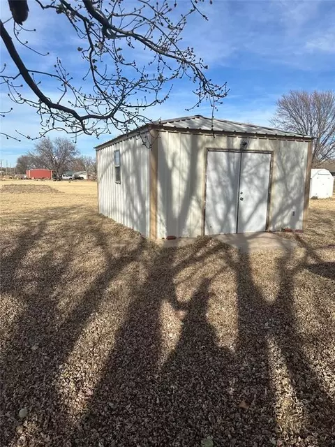 Other - 105 NW Boundry Rd, Erick, OK 73645 photo 10 of 11