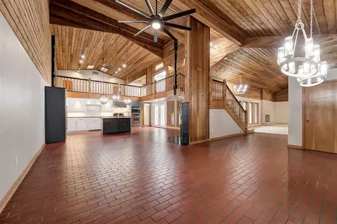 1839 E Pleasantview Ln, Mustang, OK 73064