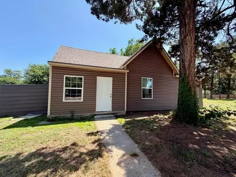 115 W Farrall St, Shawnee, OK 74801