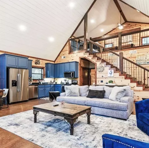 35 Bass Loop, Broken Bow, OK 74728