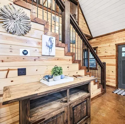 Entry Way - 35 Bass Loop, Broken Bow, OK 74728 photo 1 of 2