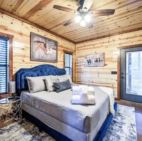 Bedroom - 35 Bass Loop, Broken Bow, OK 74728 photo 1 of 3