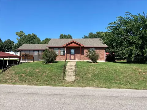 410 N C St, Cement, OK 73017