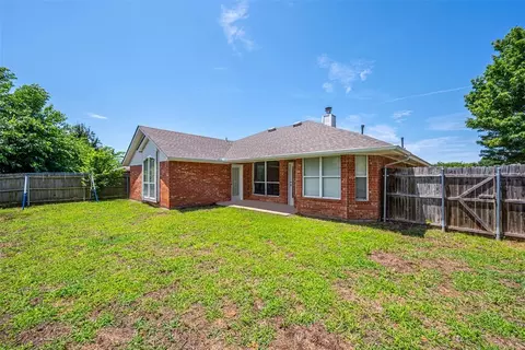 Exterior - 1713 Sumac Dr, Norman, OK 73071 photo 4 of 5