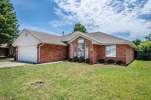 Exterior - 1713 Sumac Dr, Norman, OK 73071 photo 3 of 5