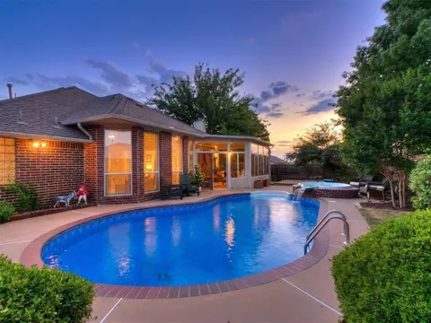15500 Stepping Stone Ct, Oklahoma City, OK 73170