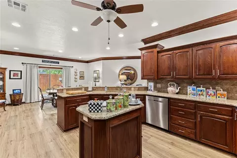 Kitchen - 123 W 6th St, Hydro, OK 73048 photo 3 of 3