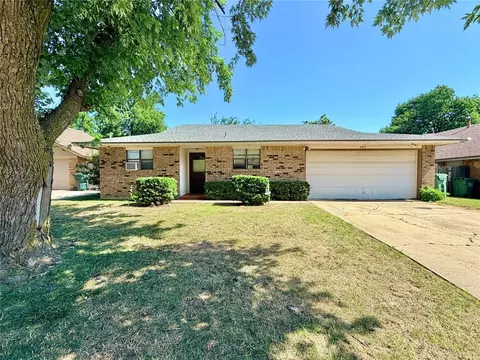 203 Redbud St, Yukon, OK 73099