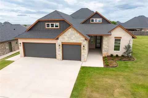 11725 NW 105th St, Yukon, OK 73099