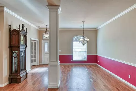 Entry Way - 2821 Stonebridge Ct, Norman, OK 73071 photo 2 of 4