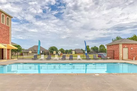 Exterior - 2821 Stonebridge Ct, Norman, OK 73071 photo 8 of 8