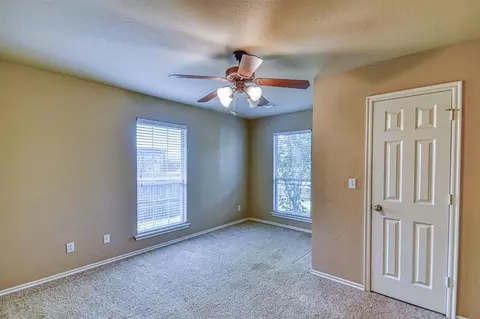 Bedroom - 2821 Stonebridge Ct, Norman, OK 73071 photo 2 of 4