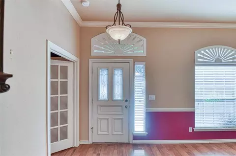 Entry Way - 2821 Stonebridge Ct, Norman, OK 73071 photo 1 of 4