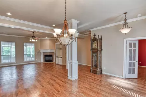Living - 2821 Stonebridge Ct, Norman, OK 73071 photo 1 of 5